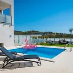 Villa Buzuk